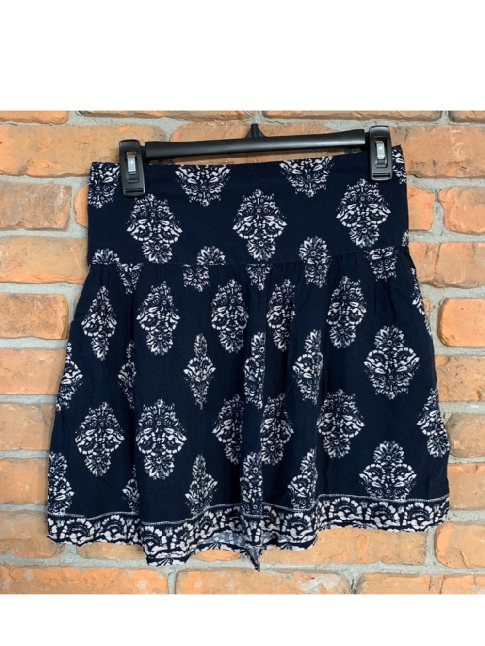 🌹🌹Hollister Navy Blue & White Printed Circle Skirt